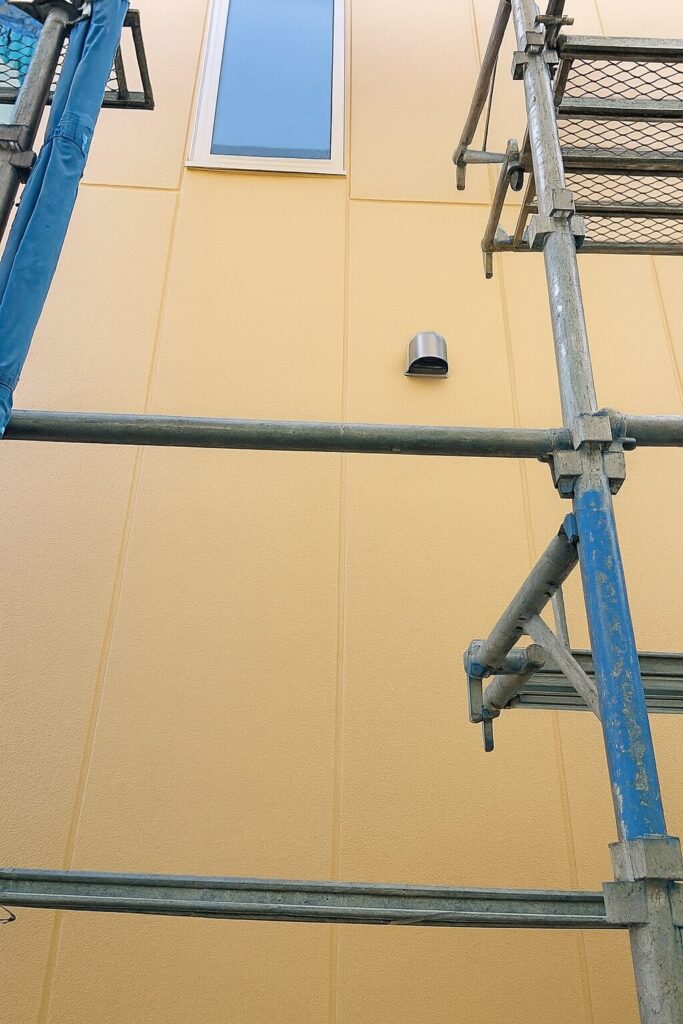 清水町で足場を組み外壁ALCを綺麗に塗装した住宅の写真